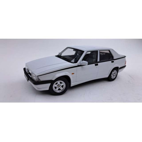 Alfa Romeo, 75, 1/18