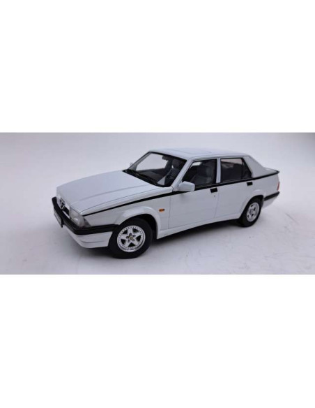 Alfa Romeo, 75, 1/18