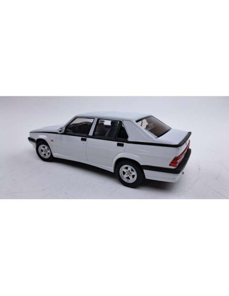 Alfa Romeo, 75, 1/18