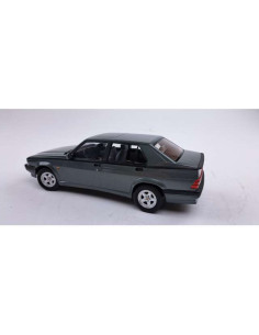 Alfa Romeo, 75, 1/18
