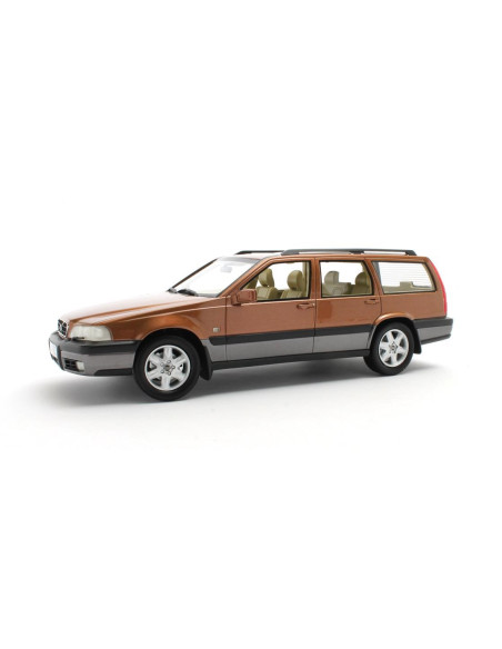 Volvo, V70 XC Cross Country, 1/18